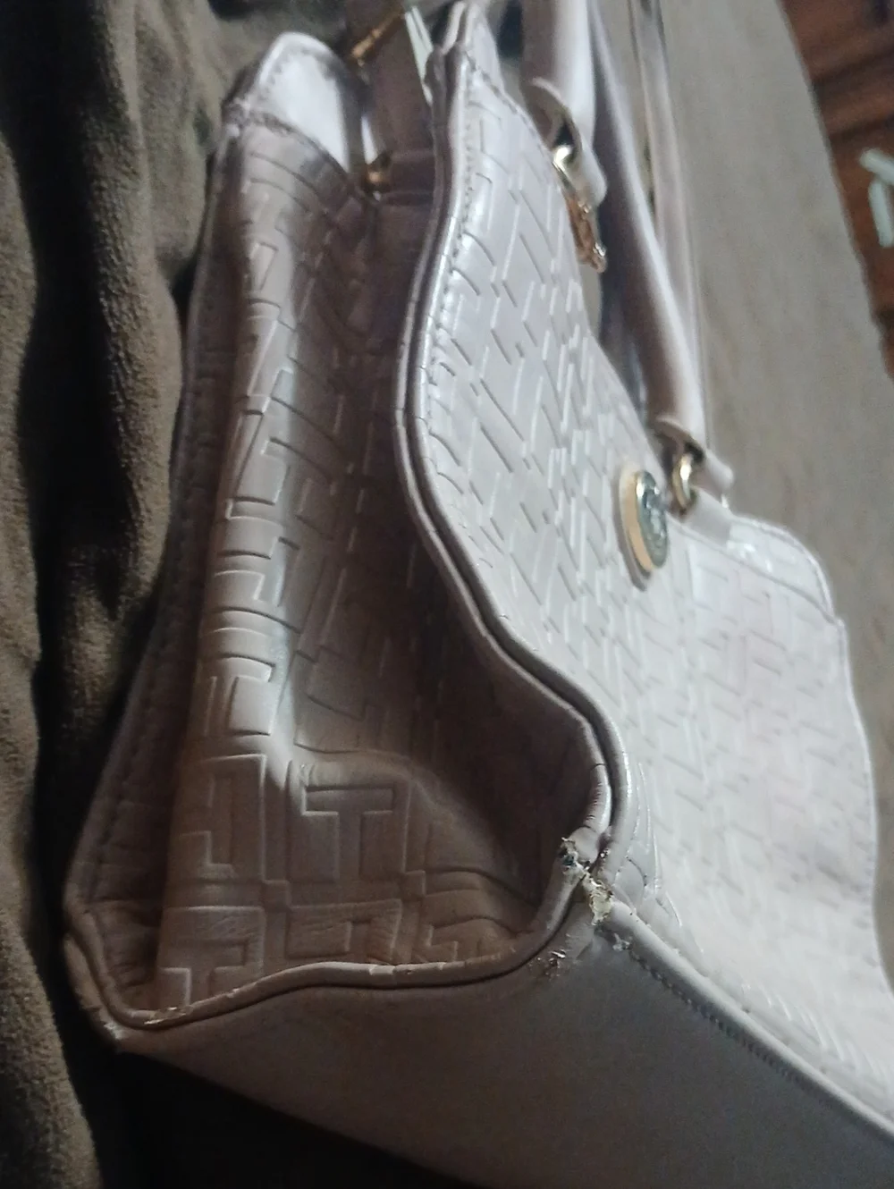 N/A stylish cream